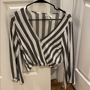 Black and white long sleeve crop top